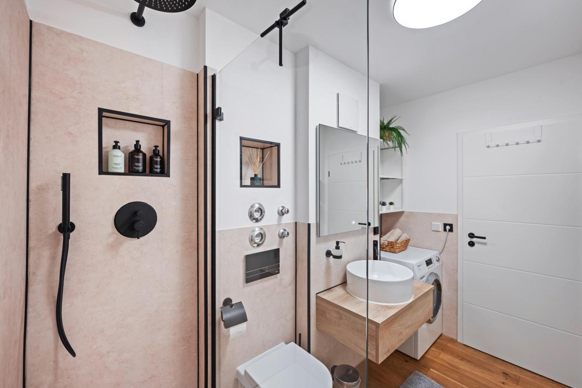 Edler Wohnraum Luxurioeses Apartment Mit Balkon, Boxspringbett, Kaffeevollautomat, Lift & Parkplatz Chemnitz Zewnętrze zdjęcie